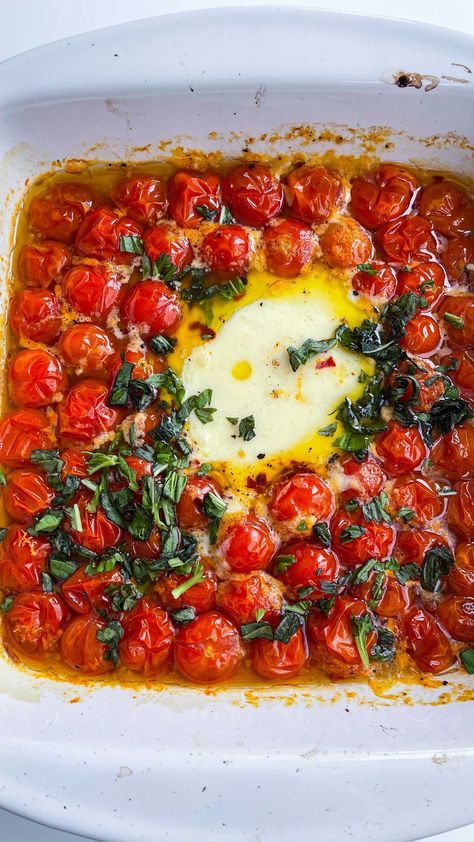 Baked Mozzarella Pasta, Mozarella Recipes Dinner, Mozerella Recipes, Tomato Mozzarella Pasta, Baked Mozzarella, Baked Feta Pasta, Mozzarella Pasta, Baked Feta, Buffalo Mozzarella