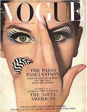 1960s Vogue, Vintage Vogue Covers, Mert And Marcus, Vogue Portugal, Jenifer Aniston, Vogue Magazine Covers, Vogue Vintage, Vintage Magazine Covers, Magazine Vogue