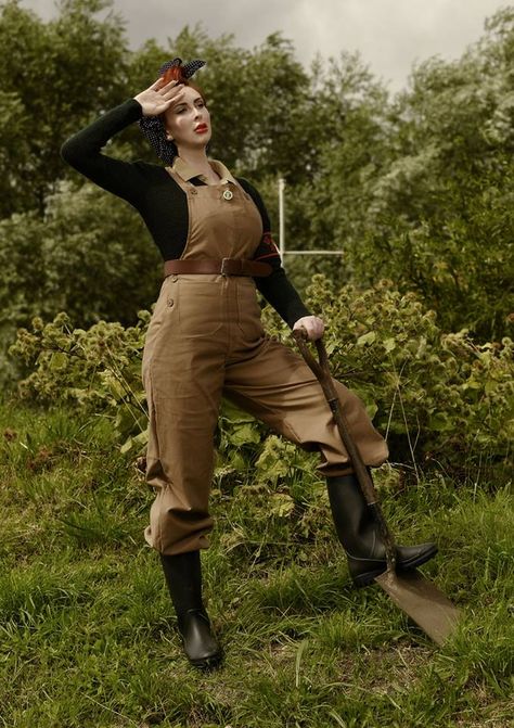 WLA uniform! Landgirl Outfit, 40s Costume, Ww2 Fashion, Women's Land Army, Boots Photo, 1940s Women, Work Overalls, Armor Clothing, Land Girls