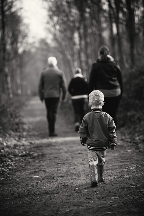 I have a passion for creating beautiful, natural images that tell a story.  Family photography is all about telling stories and having fun. I take photographs that capture a unique personality or simply document a moment in time to be remembered forever.  As a dad of three, I understand only too well how quickly children grow up. My passion has always been to document these precious moments with high end fine art style photography shot in my timeless signature black and white style. Moment In Time Photography, Family Time Photography, Life Moments Photography, Moments In Time Photography, Black And White Photography Family, Photography That Tells A Story, Day In The Life Photography, Growing Up Photography, Family Black And White Photos