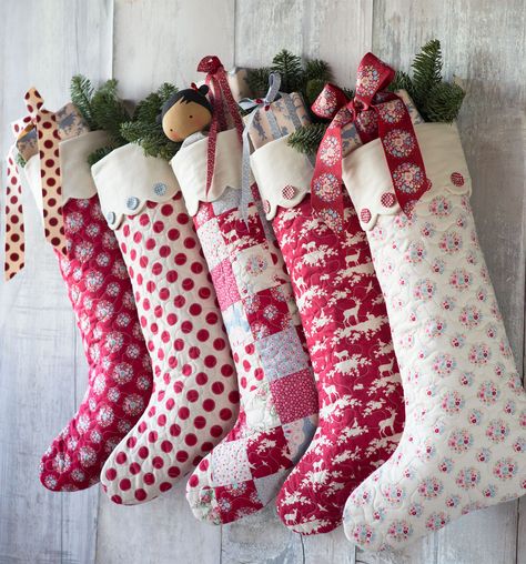 Cosy Christmas Stockings Christmas Stocking Tutorial, Christmas Stocking Kits, Quilted Christmas Stockings, Stocking Designs, Christmas Stockings Diy, Christmas Stocking Pattern, Cosy Christmas, Stocking Pattern, Toy Art