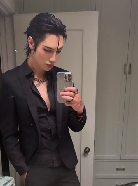 Palaye Royale Concert Outfit, Remington Leith Wallpaper, Palaye Royale Tattoo, Palaye Royale Poster, Palaye Royale Aesthetic, Palaye Royale Wallpaper, Remington Leith, Story Post, Palaye Royale