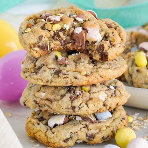 Cadbury Egg Oatmeal Chocolate Chip Easter Cookies Recipe Cadbury Egg Cookies, Easter Chocolate Chip Cookies, Egg Oatmeal, Cadbury Cookies, Basic Chocolate Chip Cookies, Easter Cookie Recipes, Egg Cookies, Cadbury Eggs, Cadbury Creme Egg