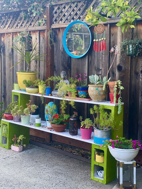 Cinder Block Planter, Planter Shelf, Creative Garden Decor, Cinder Block Garden, Garden Decor Projects, Cinder Block, Backyard Diy Projects, Garden Yard Ideas, Outdoor Decor Backyard