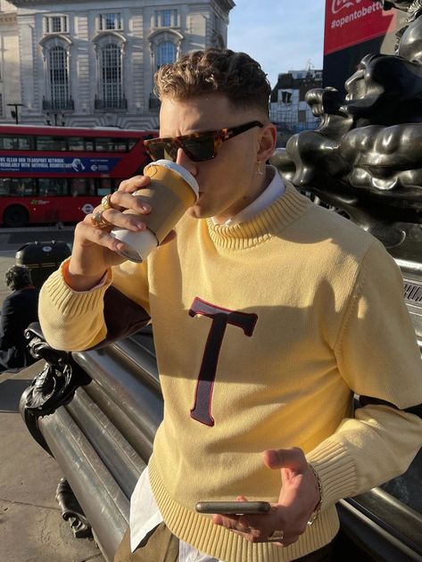 Blondey Mccoy, Street Style Instagram, Fits Ideas, Hot Sweater, Fashion Street Style, Style Instagram, Ootd Men, Classic Outfits, Art Clothes