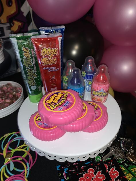 2000s Candy Table, Birthday Party 80s Theme, 90s Grunge Birthday Party Theme, 2000s 21st Birthday Party, 90 Decorations Party Ideas, Y2k Themed Party Decorations, Y2k Party Food Ideas, 00 Theme Party, 90 S Party