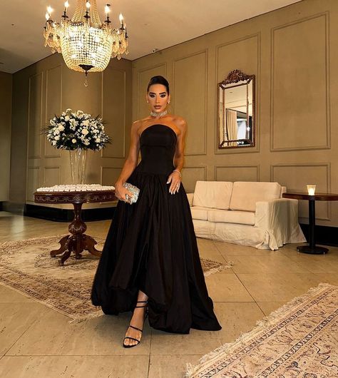 Black Tie Gala Dress, Black Satin Prom Dress, Wedding Guest Suits, Simple Evening Dress, Backless Evening Dress, Strapless Prom Dresses, Gown Plus Size, Black Tie Gala, Prom Dresses Sleeveless