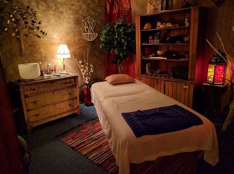 Spiritual Massage Room, Dark Massage Room Ideas, Massage Space Design, Vintage Massage Room, Esthetician Room Lighting Ideas, Massage Therapist Room Ideas, Healing Office Space, Witchy Massage Room, Massage Room Ideas Decor Bohemian