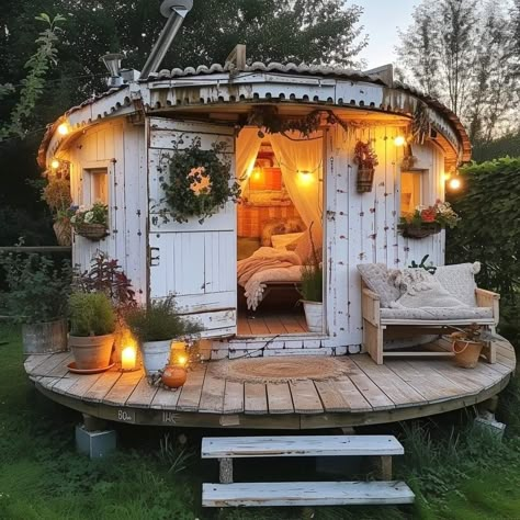 Forest Temple, Easy Woodworking Projects For Beginners, Camping Pods, Cottage Garden Sheds, Garden Huts, Shed Interior, Woodworking Projects For Beginners, House Shed, She Sheds