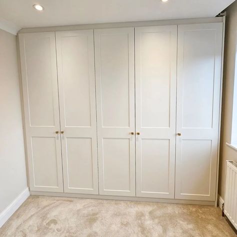 Introducing our stunning fitted shaker door wardrobes, perfect for any modern home! 👌🏼 With a sleek and stylish design, our Wardrobes will transform any space into a clutter-free haven. 💫 Book a free showroom or home design visit today Call us at 07985355647 or 02034883347 https://www.metrowardrobes.co.uk/shakerstyle/ #FittedWardrobes #ShakerDoors #MetroWardrobes #InteriorDesign #HomeDecor Shaker Wardrobe Doors, Shaker Wardrobe, Modern Fitted Wardrobes, Shaker Doors, Fitted Wardrobes, Fitted Furniture, Wardrobe Doors, Built In Wardrobe, Clutter Free