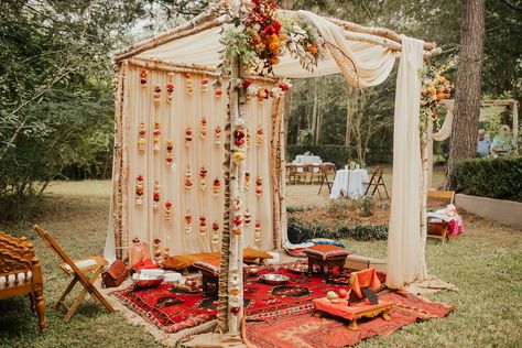 Hindu Wedding Decorations, Mandap Design, Hindu Wedding Ceremony, Hindu Ceremony, Mandap Decor, Desi Wedding Decor, Wedding Planning Decor, Wedding Backdrop Decorations, Wedding Mandap