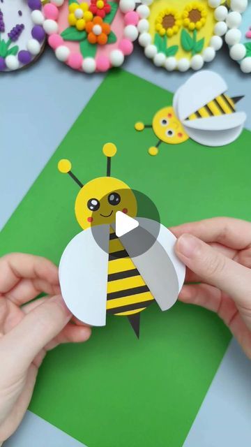 Crafts For Spring, Spring Fun, Homemade Toys, Bee Inspired, Bee Crafts, Crafty Kids, Bee Art, Spring Vibes, Nature Crafts