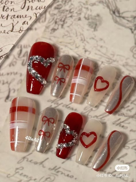 Christmas Aesthetic Nails Ideas, Japanese Nails Valentines, Valentines Day Nails Korean, Japanese Winter Nails, Christmas Nails Douyin, Christmas Douyin Nails, Red Douyin Nails, Korean Christmas Nails, Acrylic Nail Designs Coffin