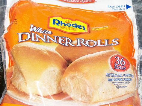 Crock Pot Hot Rolls « The Domestically Impaired Guide to the Retro Kitchen Arts Garlic Parmesan Bread, Christmas Chow, Frozen Bread Dough Recipes, Bread Knots, Hot Rolls, Rhodes Dinner Rolls, Rhodes Rolls, Potatoes Salad, Steak Rolls