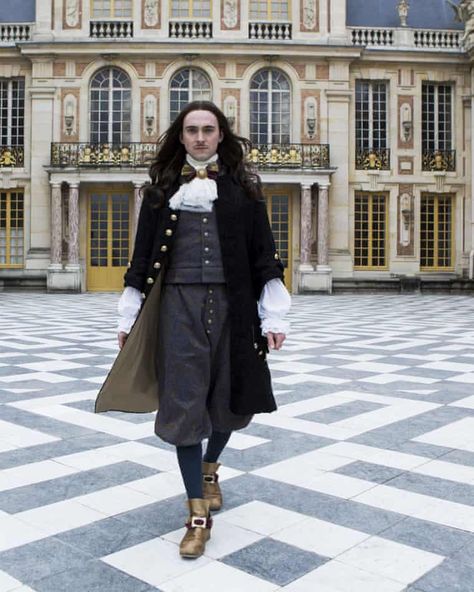 Racy drama Versailles attracts 1.8m viewers – and just two complaints | TV ratings | The Guardian Versailles Costumes, Versailles Bbc, Alexander Vlahos, Versailles Tv Series, Interior Courtyard, George Blagden, 17th Century Fashion, Rococo Fashion, Drag King