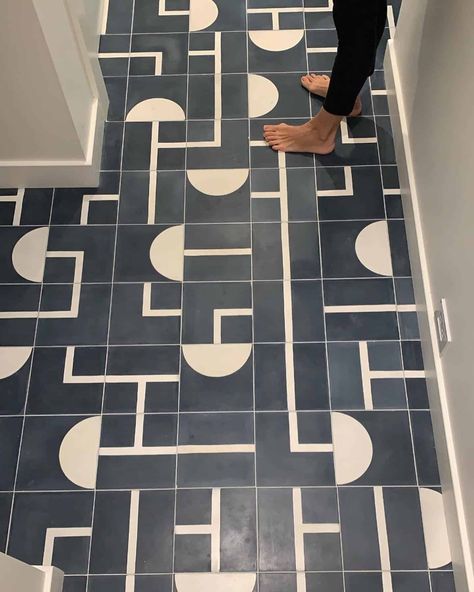 Colorful Bathrooms, Interior Wall Sconces, Domino Magazine, Pretty Bathrooms, Funny Questions, Tile Inspiration, Floor Patterns, Cheap Decor, On The Floor