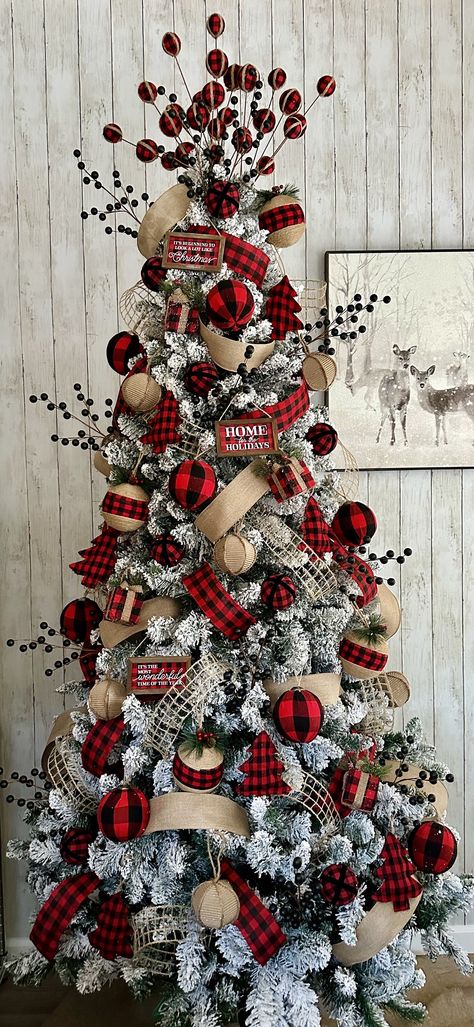 Farm House Christmas Tree Themes, Black And Red Checkered Christmas Decor, Lodge Themed Christmas Tree, Buffalo Plaid Tree Christmas Decor, Red And White Buffalo Check Christmas, Farmhouse Themed Christmas Tree, Red And Silver Flocked Christmas Tree, Farmhouse Red Christmas Tree, Boho Style Christmas Decor