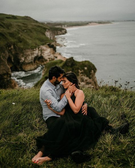 Could you imagine having photos of you & your love in stunning Irish scenery like this? There is no better place on earth for photos! When you actually see the rugged cliffs on the Causeway Coast it will take your breath away! Here’s a frame from Amit & Megan’s recent engagement session. . . Taken with Sony A7iii & Sony 35mm 1.8 Ireland Couple Pictures, Engagement Photos Ireland, Ireland Engagement Photos, Scotland Engagement Photos, Minimal Poses, Ireland Moodboard, Ireland Photoshoot, Cliff Photoshoot, Hozier Vibes