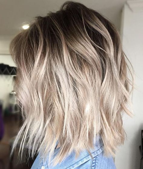 Ash Blonde Balayage Bob With Root Fade Ash Blonde Balayage Bob, Root Stretch Hair, Root Stretch Hair Blonde, Root Fade, Root Stretch, Blonde Balayage Bob, Balayage Bob, Ash Blonde Balayage, Blond Balayage