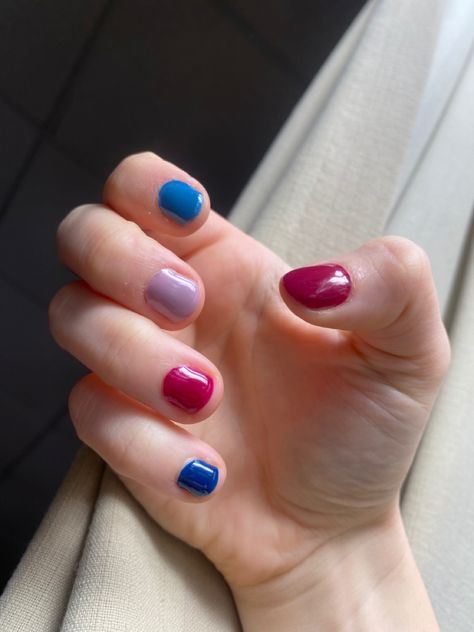 4 Different Color Nails, Nail Color Pattern Ideas, Multiple Colour Nails, Nail Polish Patterns Color Combos, Plain Nail Polish Ideas, Multi Colored Gel Nails, Tri Color Nails, Multicoloured Nails, Two Color Nails