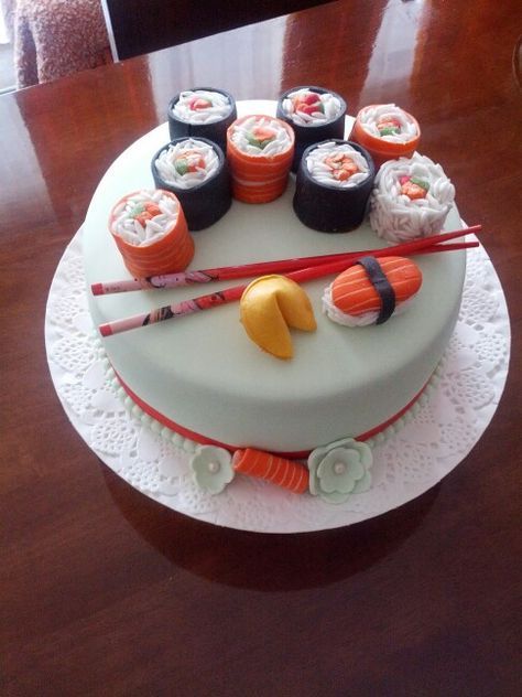 Follow for more! Aesthetic Fondant Cakes, Sushi Roll Cake, Realistic Cake Ideas, Sushi Cake Ideas, Sushi Party Decorations, Sushi Torte, Sushi Cake Birthday, Sushi Birthday Cake, Sushi Cakes