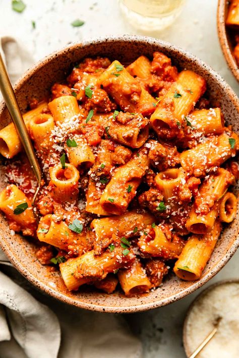 Slowly Simmered Italian Sausage Ragu (Stovetop & Slow Cooker) Sausage With Veggies, Italian Meat Sauce, Sausage Ragu, Sausage Parmesan, Spicy Italian Sausage, Ragu Sauce, Ragu Recipe, Italian Sausage Pasta, Italian Sausage Recipes