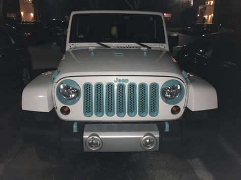 White and turquoise jeep diy White Jeep Blue Accents, White Jeep Wrangler With Teal Accents, White Jeep With Blue Accents, White Jeep With Teal Accents, Turquoise Jeep, White Jeep Wrangler, Jeep Interiors, White Jeep, Blue Jeep