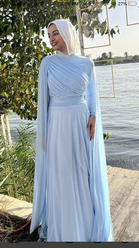 Islam Bridesmaid Dresses, Dresses For Wedding Guests Hijab, Dresses Soiree, Abaya Ideas, Dress Soiree, Modest Outfits Muslim, Weddding Dress, Muslimah Wedding Dress, Fashion Show Dresses