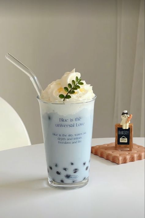 Aesthetic cafe drink boba bubble tea light blue cyan Angelwing Drink Boba, Boba Bubble Tea, White Drinks, Birthday Lights, Aesthetic Cafe, Boba Drink, Blue Desserts, Blue Drinks, Bubble Milk Tea