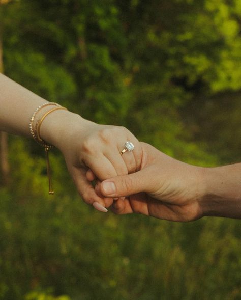 the sweetest proposal at @littlerivertinyhouse 🥹 Engagement Pictures Poses Cute Ideas, Proposal Poses Photo Ideas, Proposal Aesthetic Faceless, Proposal Pictures Photography, Lakeside Proposal, Proposal Photoshoot Ideas, Proposal Poses, Backyard Proposal, Proposal Pics