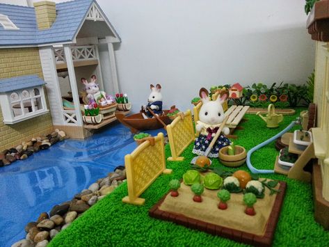 Garden Displays, New Cabinets, Wire Jig, Calico Critters Families, Chocolate Rabbit, Calico Critter, Sylvanian Family, Sleepy Head, Family Garden