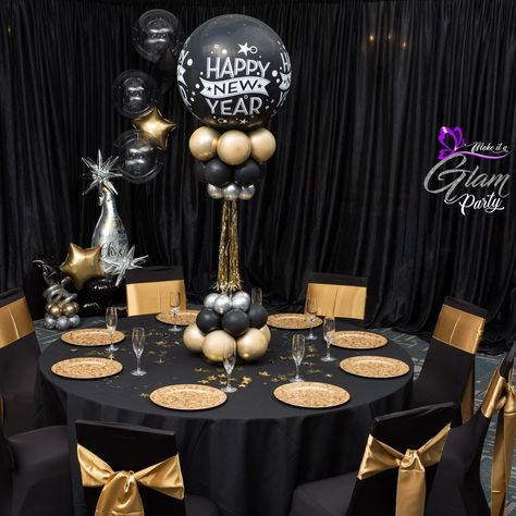 Black, gold, and silver balloon decor and tablescape for New Year's Eve celebration. New Year Eve Balloon Decoration, New Years Eve Balloon Decor, New Year’s Eve Centerpiece Ideas, New Years Eve Centerpiece Ideas, New Year Balloon Decor, New Years Balloons, New Years Centerpieces, New Years Balloon Decorations, New Years Centerpiece Ideas