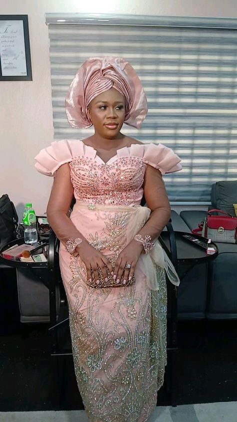 Peach Asoebi Lace Styles, Madam Blouse Lace For Wrapper, Madam Blouse, Lace Blouse Styles, Latest Lace Styles, Lace Blouse Design, Classy Short Dresses, Nigerian Lace Styles Dress, Nigerian Lace Styles