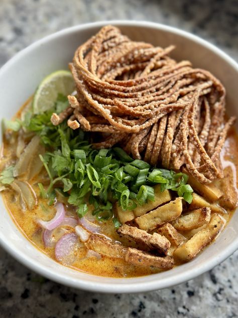 Vegan Khao Soi (Thai Coconut Noodle Soup) - Brown Girl Vegan Coconut Ramen Soup, Coconut Noodle Soup, Vegan Bean Burger, Tofu Seasoning, Coconut Broth, Pickled Mustard Greens, Crispy Noodles, Khao Soi, Homemade Curry