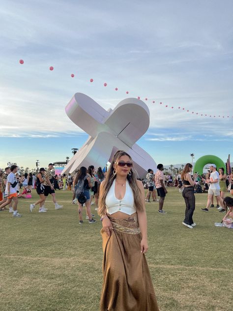 Music Festival Outfits Long Skirt, Festival Outfit Long Skirt, Coachella Long Skirt Outfit, Skirt Outfits Festival, Musical Festival Outfit, Outside Lands Outfit, Festival Outfit Summer, Shaky Knees, Coachella Outfits