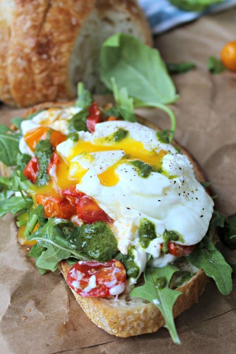 Revamp breakfast with this Poached Egg, Heirloom Tomato, and Burrata Toast With Basil Vinaigrette recipe. Tomato Buratta, Tomato And Burrata, Burrata Toast, Heirloom Tomato Recipes, Avocado Toasts, Basil Vinaigrette, Heirloom Tomato, Poached Egg, Breakfast Menu