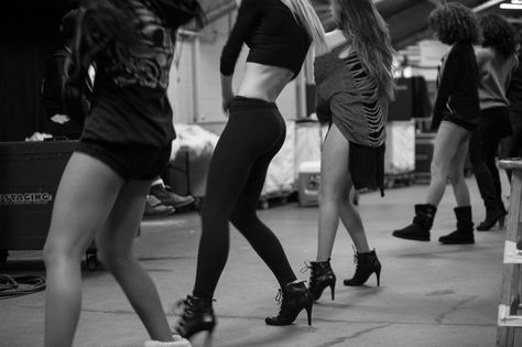 Beyonce's dancers have the sickest most fit bodies. My inspiration for fitness. Photographed by Yosra El-Essawy Beyonce Dancers, Tumblr Photos, Sunday Clothes, Fit Bodies, Cute Family Photos, Dance Heels, Dream Music, Mrs Carter, Intimate Photos