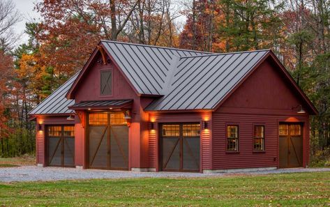 Barn Garage Plans, Garage Building Plans, Mini Chalet, Detached Garage Designs, Barn Style Garage, Pole Barn Garage, Farmhouse Garage, Backyard Garage, Carriage House Garage