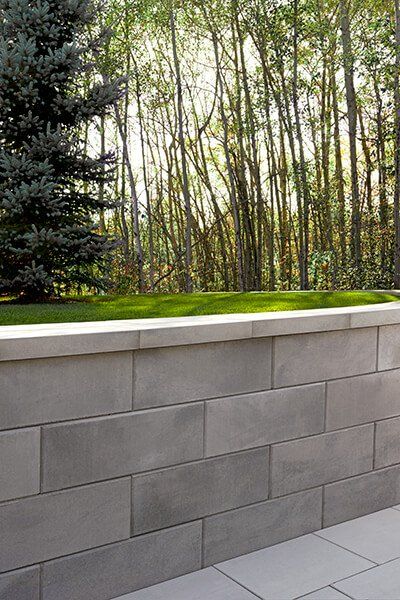 Concrete Block Retaining Wall, Backyard Retaining Walls, Retaining Wall Design, Retaining Wall Blocks, Garden Retaining Wall, Cinder Block Walls, Outdoor Water Features, Wall Outdoor, Stone Retaining Wall