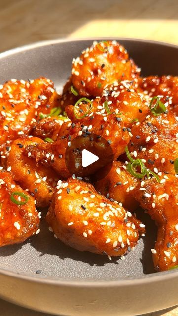 Korean Fried Cauliflower, Cauliflower Sauce, Instagram Korean, Fried Cauliflower, Beer Batter, The Sauce, Sesame Oil, Cooking Oil, Sesame Seeds