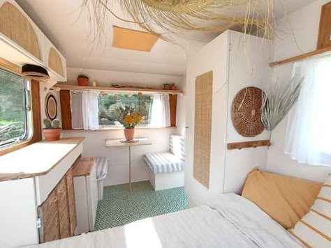 Mini Caravan Makeover, Mini Caravan Interior, Caravan Flooring Ideas, Caravan Bedroom Ideas, Small Caravan Makeover, Small Caravan Renovation, Old Caravan Makeover, Boho Caravan Interior, Small Caravan Interior