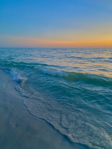 📍Vanderbilt Beach in Naples, FL. 03/19/2022 #beach #summer #florida #aesthetic #travel Naples Florida Aesthetic, Beach Summer Wallpaper, Summer Florida, Florida Aesthetic, Florida Life, Beach Images, Aesthetic Travel, Seasons Of Life, Naples Fl