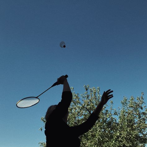 Badminton Girl Aesthetic, Aesthetic Badminton, Badminton Bat, Badminton Girl, Badminton Pictures, Racket Boys, Badminton Photos, Aesthetic Sports, Badminton Court