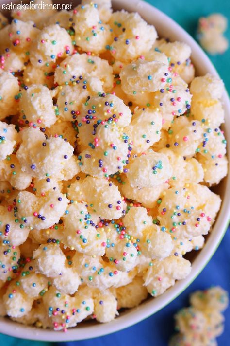 Puffed Corn Recipes, White Chocolate Popcorn Recipe, Pepperoni Dip, White Chocolate Popcorn, Corn Pops, Cheesecake Dip, Snack Mix Recipes, Popcorn Recipes, Chex Mix