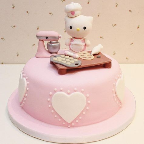 Fondant Hello Kitty cake. Cutie! Hello Kitty Torte, Bolo Hello Kitty, Cat Cakes, Girly Cakes, Kitty Cake, Simple Cake, Hello Kitty Cake, Hello Kitty Party, Animal Cake