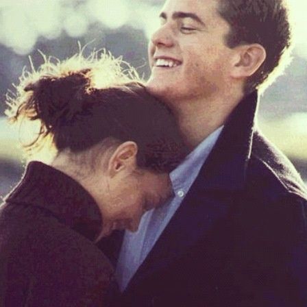 Couples in love Dawson's Creek Aesthetic, Joey Pacey, Dawsons Creek Pacey, 90s J Crew, J Crew Catalog, Joey Potter, Pacey Witter, French Music, Dawson's Creek