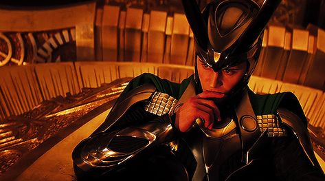 hulk, smash! Tom Hiddleston Imagines, Film Screencaps, Thor Film, Loki Whispers, Loki Aesthetic, Thor 2011, Thor 1, Marvel Wallpapers, Loki Avengers