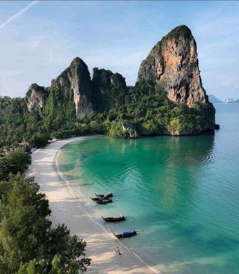 Railay Beach Thailand, Railay Beach Krabi, Railay Beach, World Most Beautiful Place, Koh Chang, Krabi Thailand, Ao Nang, Secluded Beach, Koh Tao