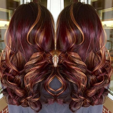 Winter Hair Color Trends, Red Violet Hair, Violet Hair, Copper Hair Color, Dark Red Hair, Front Hair Styles, Winter Hair Color, Burgundy Hair, Winter Hair