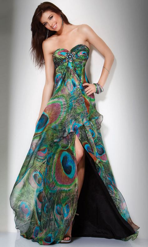 It's either tacky or perfect. I really can't tell. Peacock Wedding Dresses, Peacock Prom Dress, Peacock Feather Dress, Printed Prom Dresses, Mode Glamour, Peacock Dress, Prom Dresses Jovani, Peacock Print, Prom Dress Styles